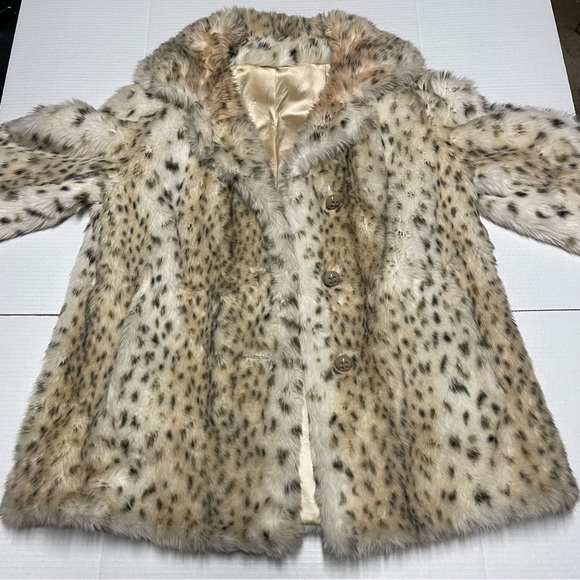 Sportowne Jackets & Blazers - Vintage Sportowne Women’s Faux Fur Coat Size 10 – Retro Fashion